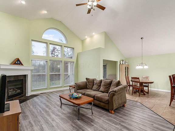 5th image of 223 Tinley Park Cir