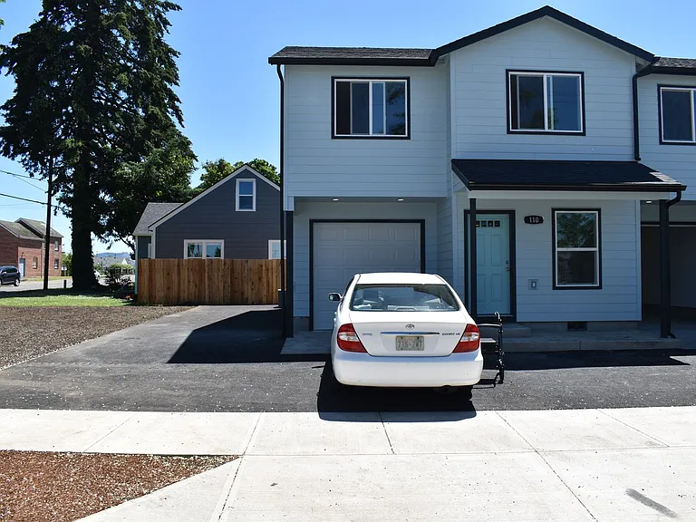 A St Townhomes — Photo 16