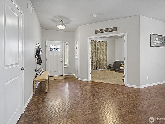 4th image of 502 Carrier Avenue SW