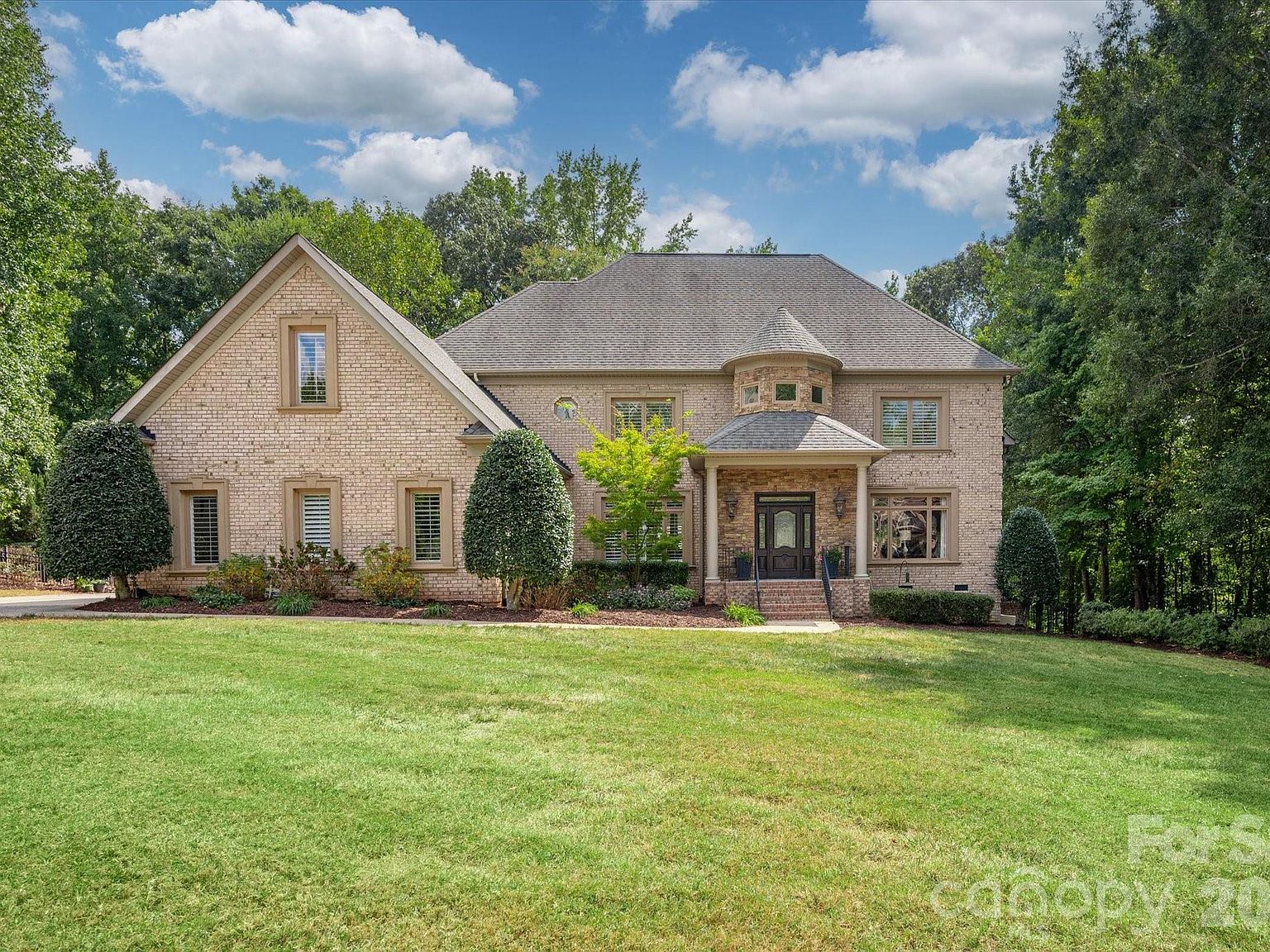 1005 Firethorne Club Dr — Firethorne Country Club