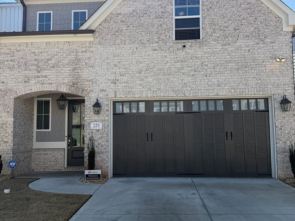 1st image of 229 Scottsdale Dr