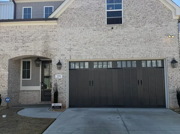 229 Scottsdale Dr, Marietta, GA 30064