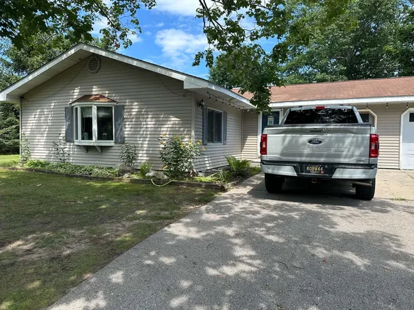 2438 Timber Ln, Alpena, MI 49707