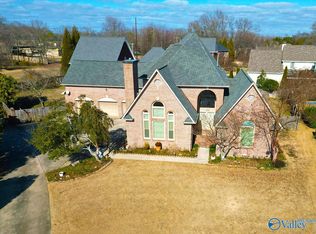 1603 Saint James Ct SE, Decatur, AL 35601