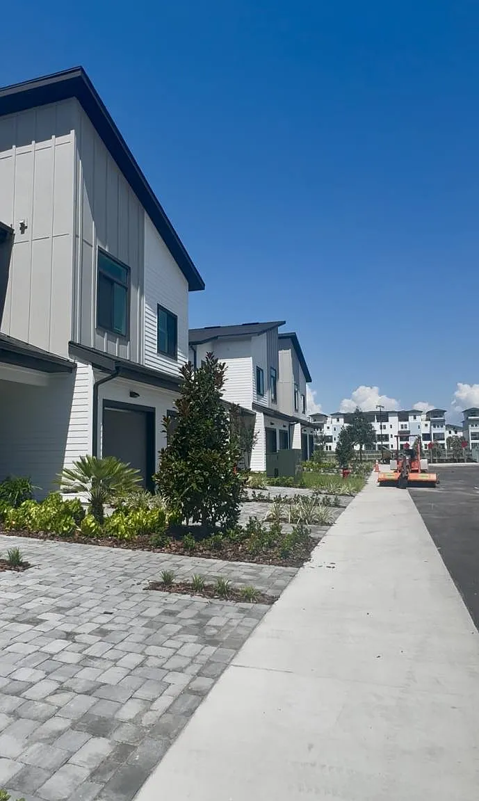 5200 W Tyson Ave in Tampa, FL 33611 — Photo 3