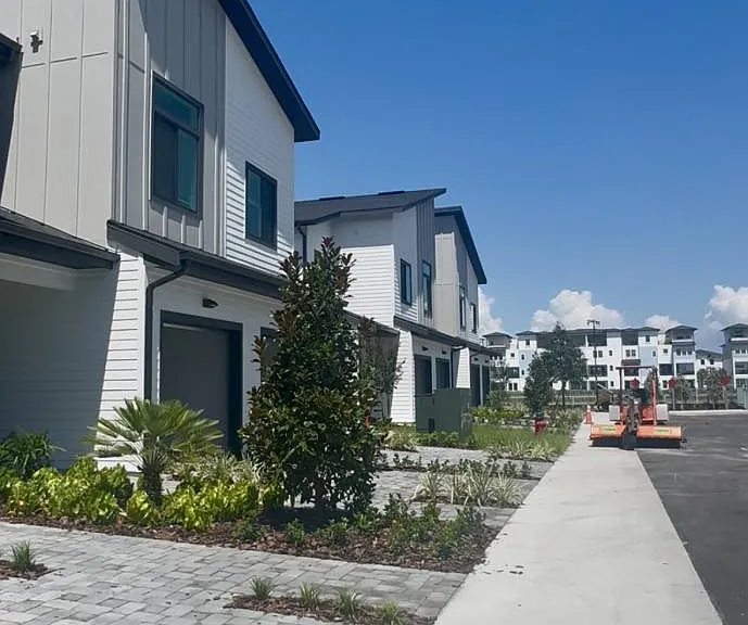 5200 W Tyson Ave — Photo 3