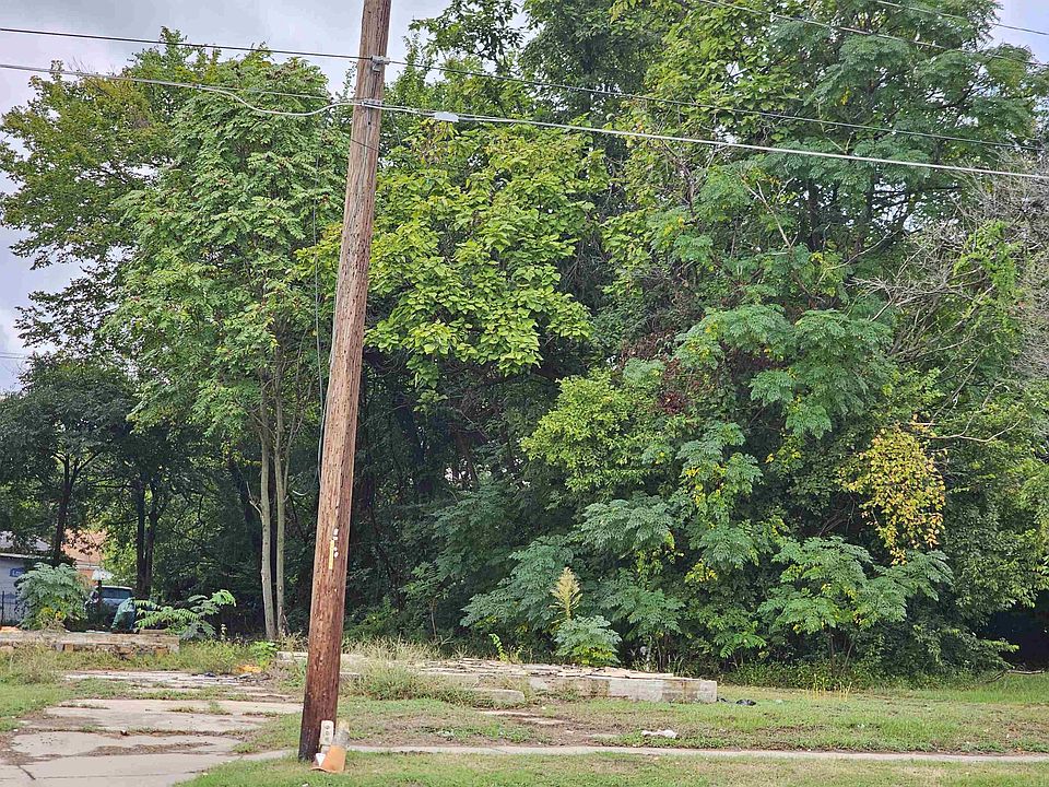 2nd image of 1817 & 1819 E Washington Ave