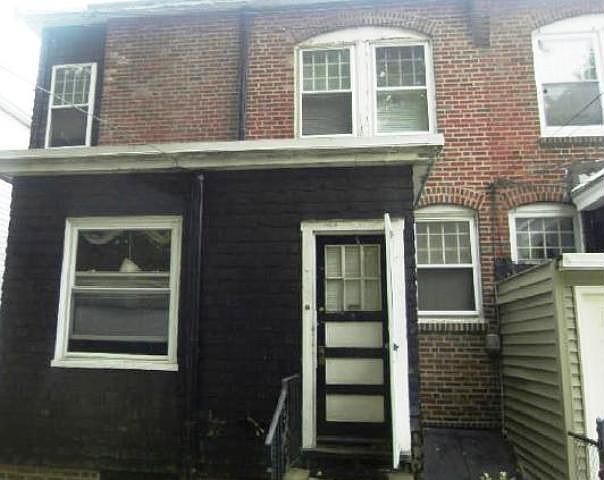 2nd image of 1012 Kenwyn St