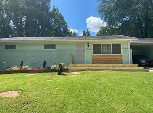 2310 Montrose Dr, East Pt, GA 30344