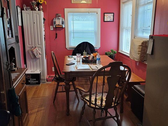 4th image of 1360 Washington Ave