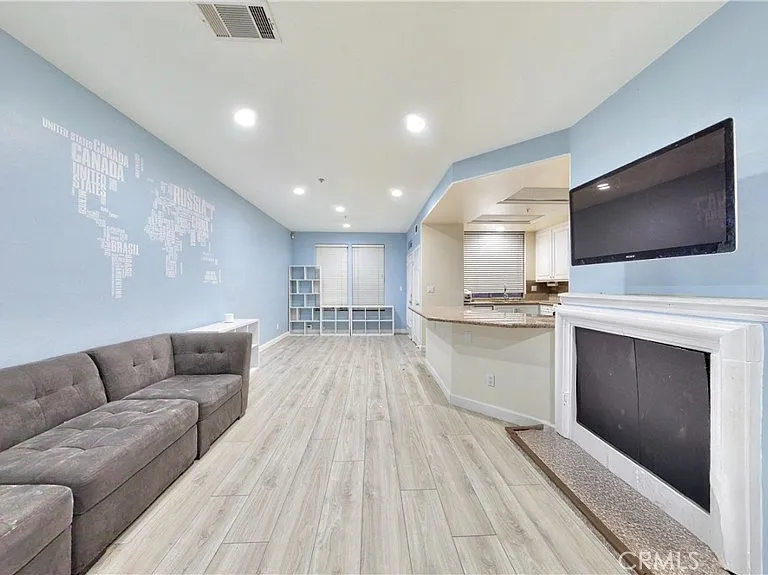 332 W Summerfield Cir — Photo 9