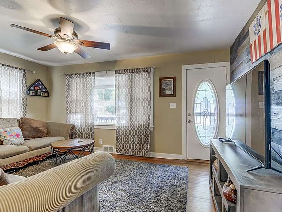 2nd image of 1729 W Jerome Ave #1