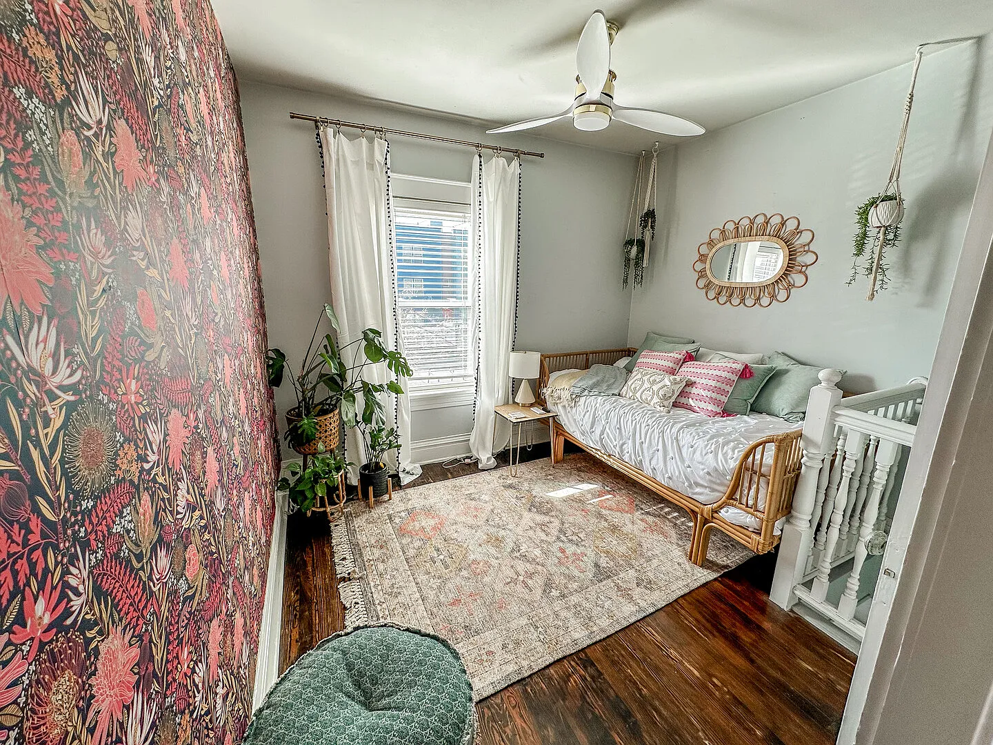 Large Single Family Home with Fenced Yard — Photo 3