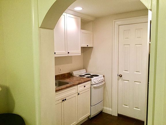 4th image of 252 W 47th St APT 6