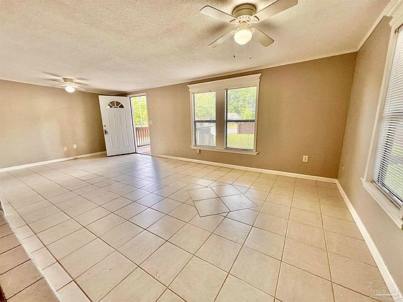 3rd image of 1030 Requin Ln