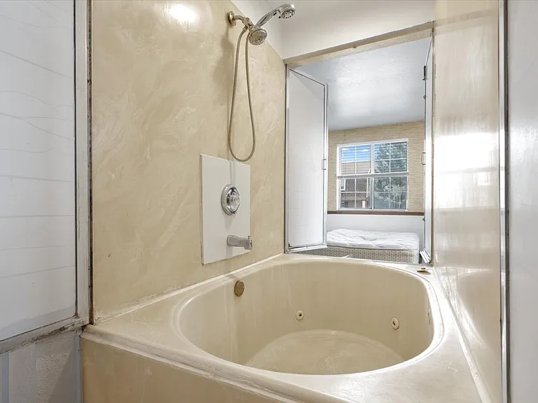 724 W 1720 N #213 — Photo 12