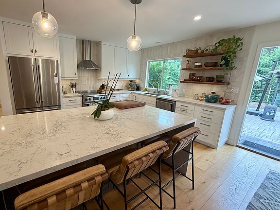 2nd image of 1024 Palermo Dr