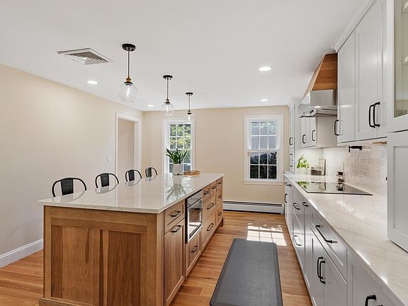 5th image of 84 Johnson St