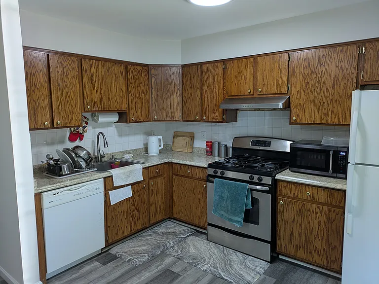 8121 Crabapple Ln — Photo 5