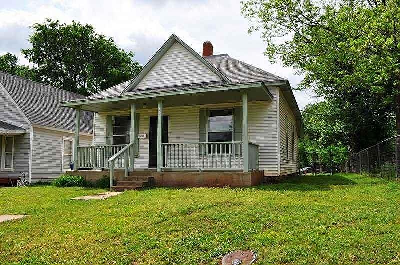1st image of 1315 W Logan Ave