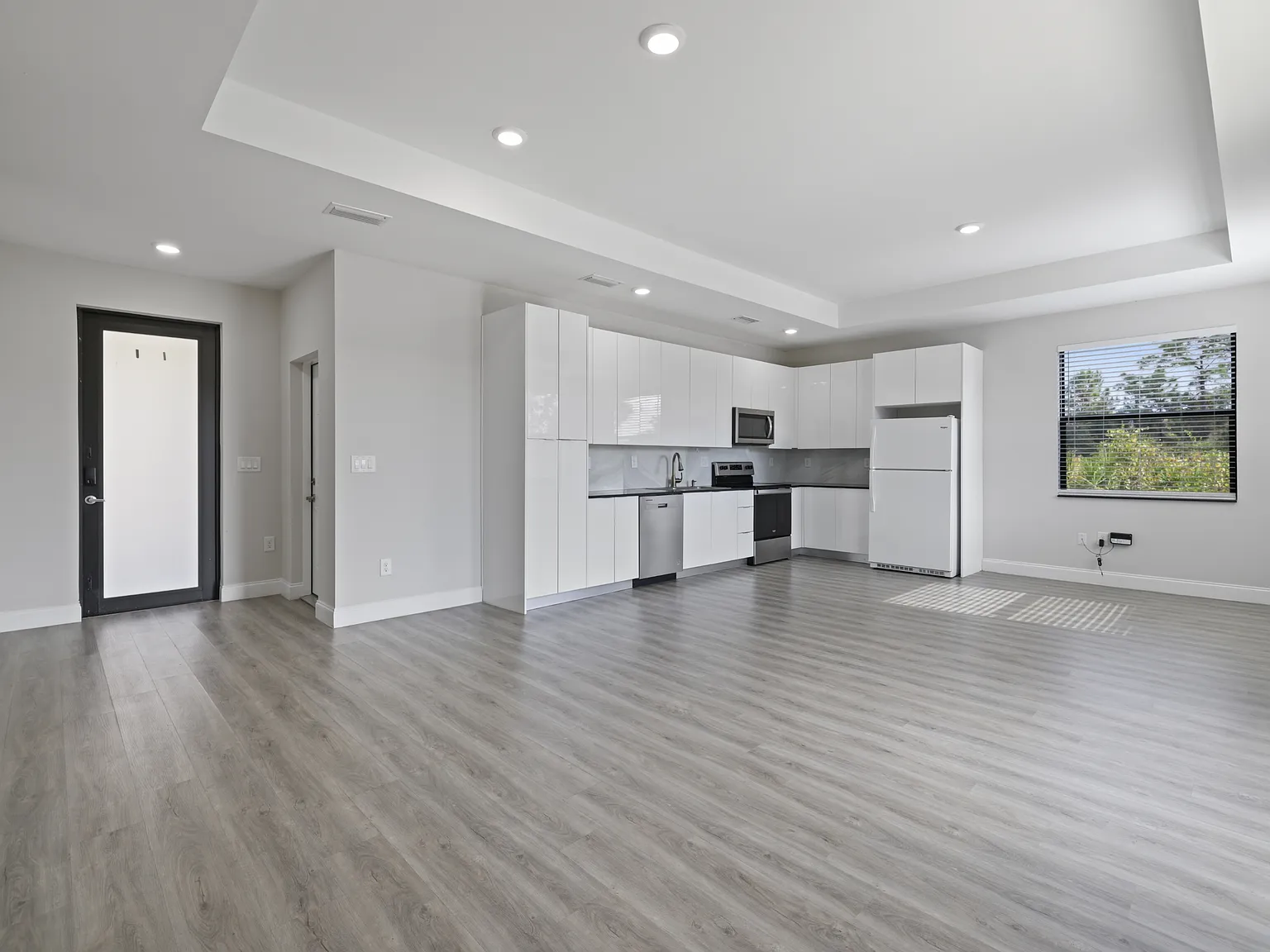 679 Windermere Drive - 1 — Photo 3