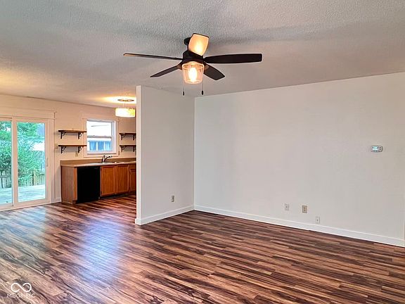 4th image of 10965 Sweetsen Rd