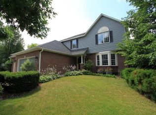 8842 Danton Way, Eden Prairie, MN 55347