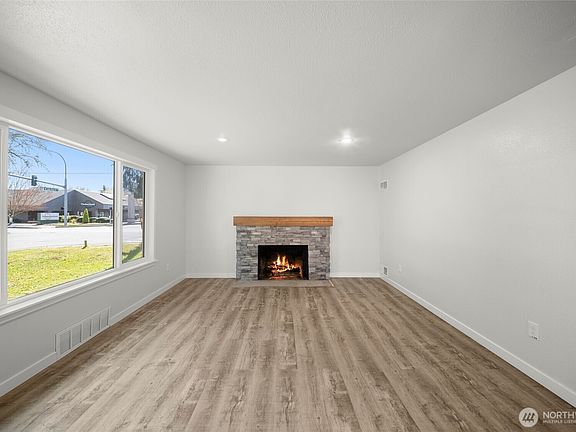 5th image of 1717 Lake Park Drive SW