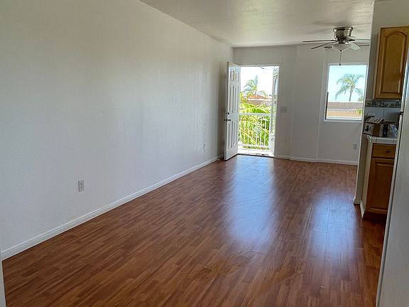 5th image of 3028 B St APT A