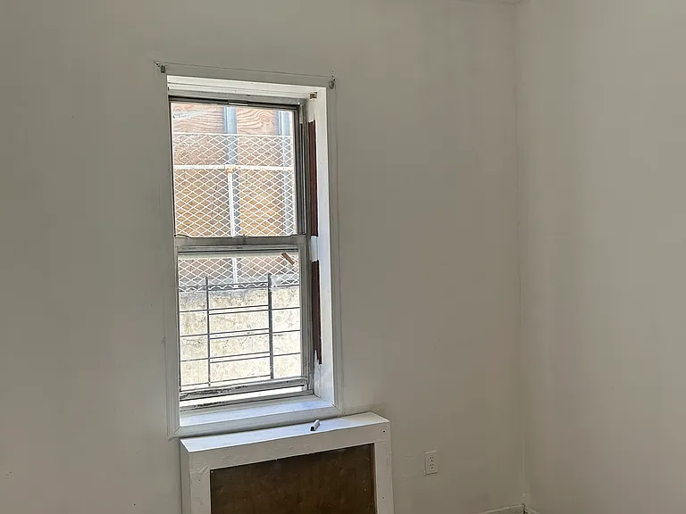 160 W Sandford Blvd #1R — Photo 6