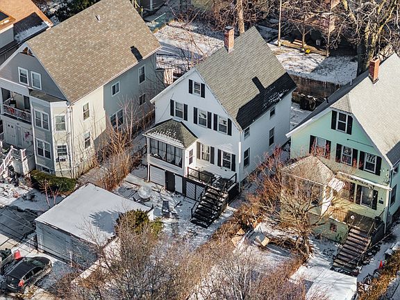 4th image of 11 Round Hill St
