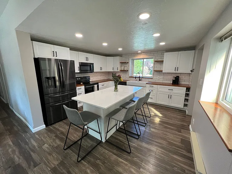 505 Deer Dr — Photo 10