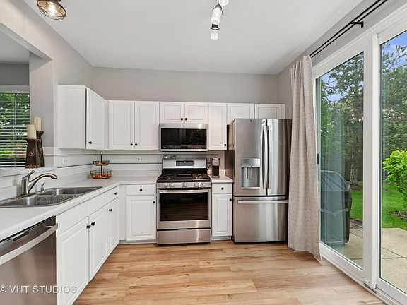 5th image of 1520 N Waterbury Cir #1520