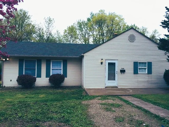 748 Stambaugh Ave — Photo 1