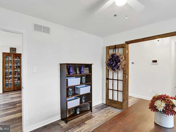 5th image of 219 Hearthstone Ln