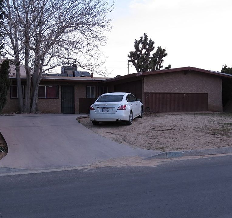2nd image of 57055 Antelope Trl