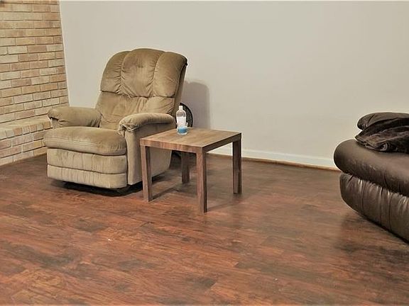 5th image of 1040 Lindsey Cir