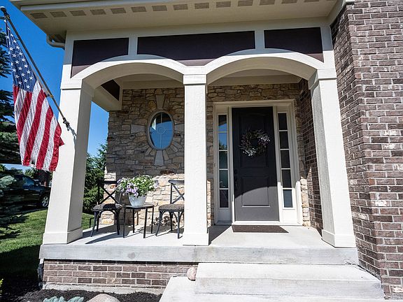5th image of 18176 Lakes End Dr