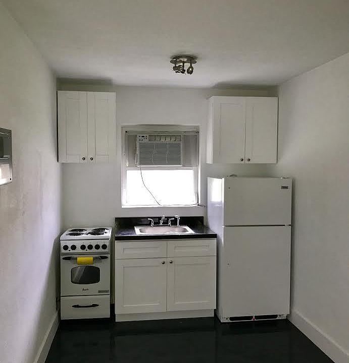 1st image of 500 NE 78th St APT 19