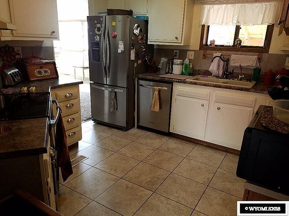 3rd image of 825 E 18th Ave