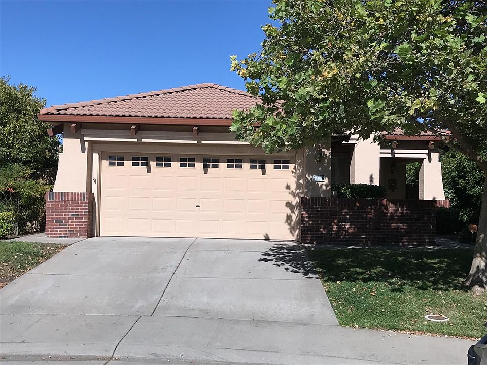 1st image of 216 Fremantle Ct