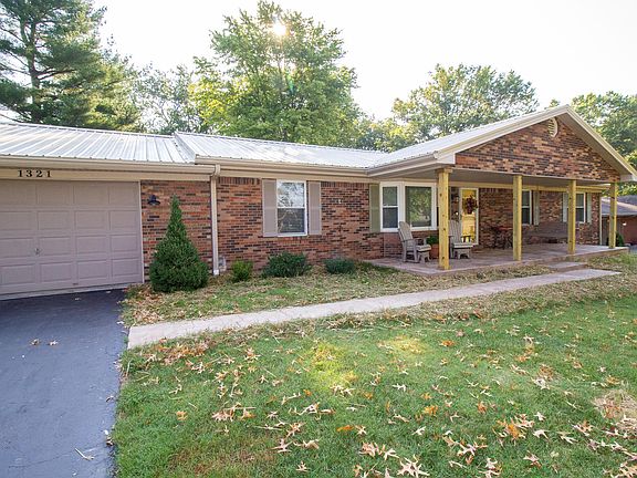 3rd image of 1321 Shadelawn Dr