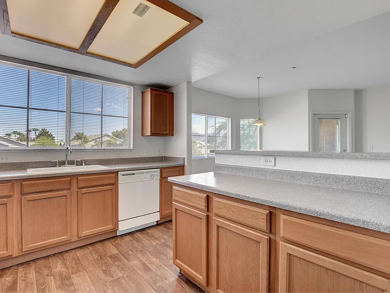 Aspen Peak Condominiums — Photo 24