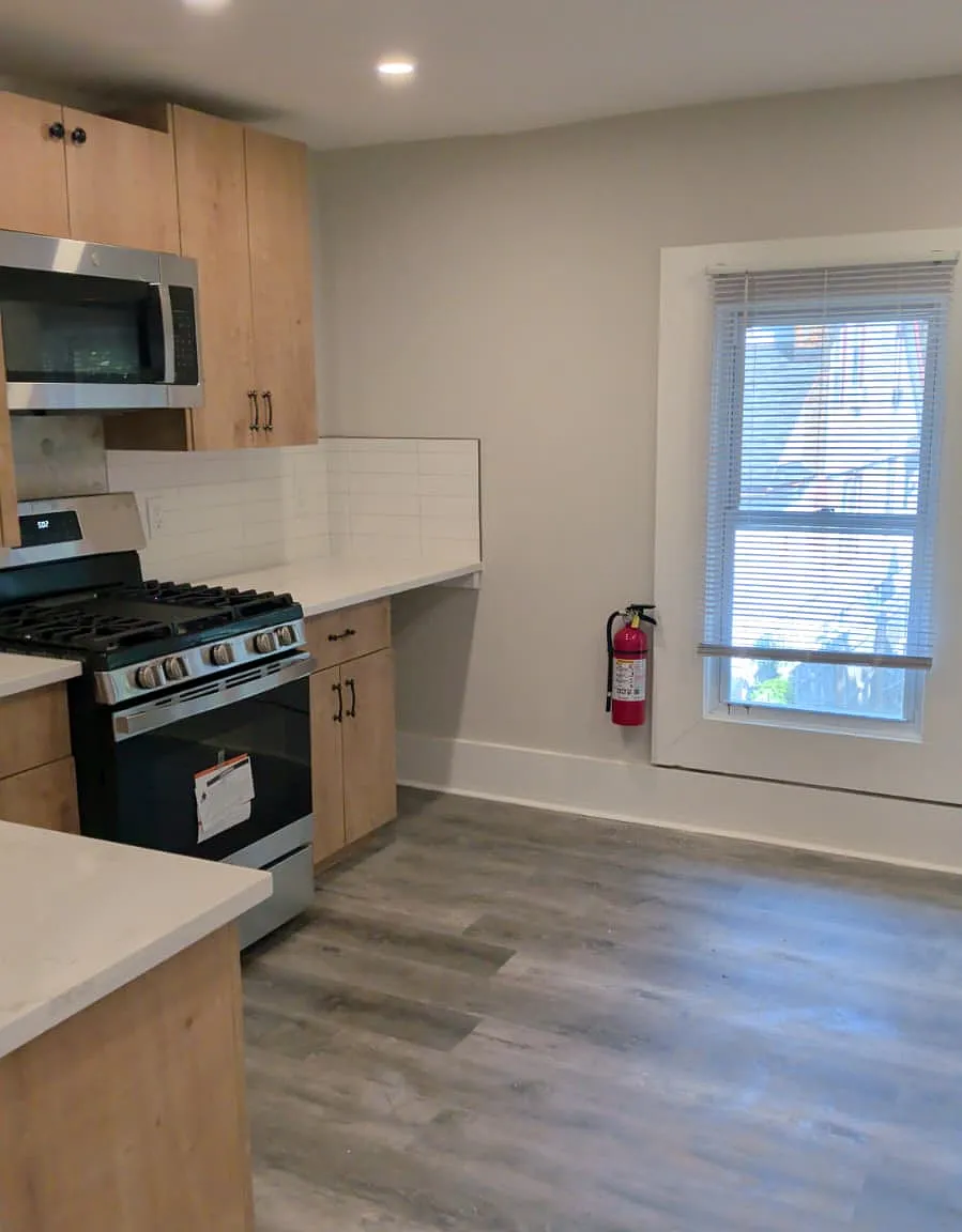 3 bed, 800 sqft, $3,000 — Photo 4