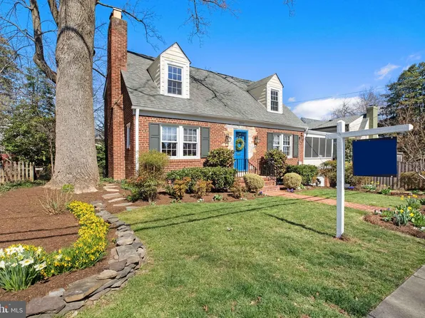 5249 26th St N, Arlington, VA 22207