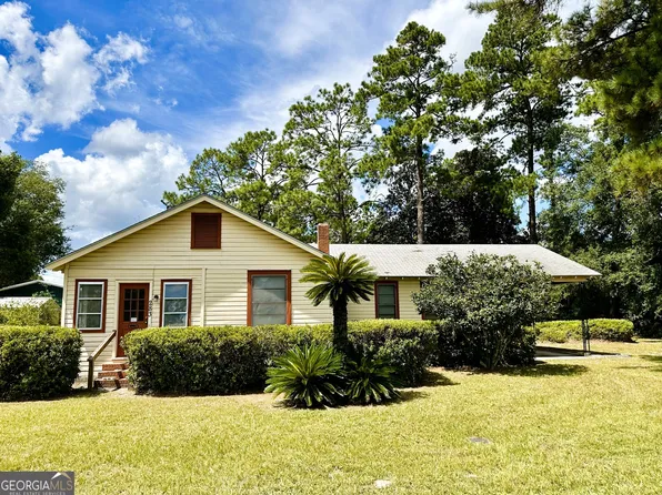 283 1st St, Folkston, GA 31537