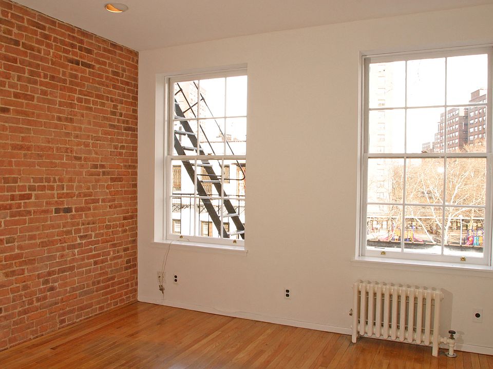 2nd image of 233 E 96th St APT 4RE
