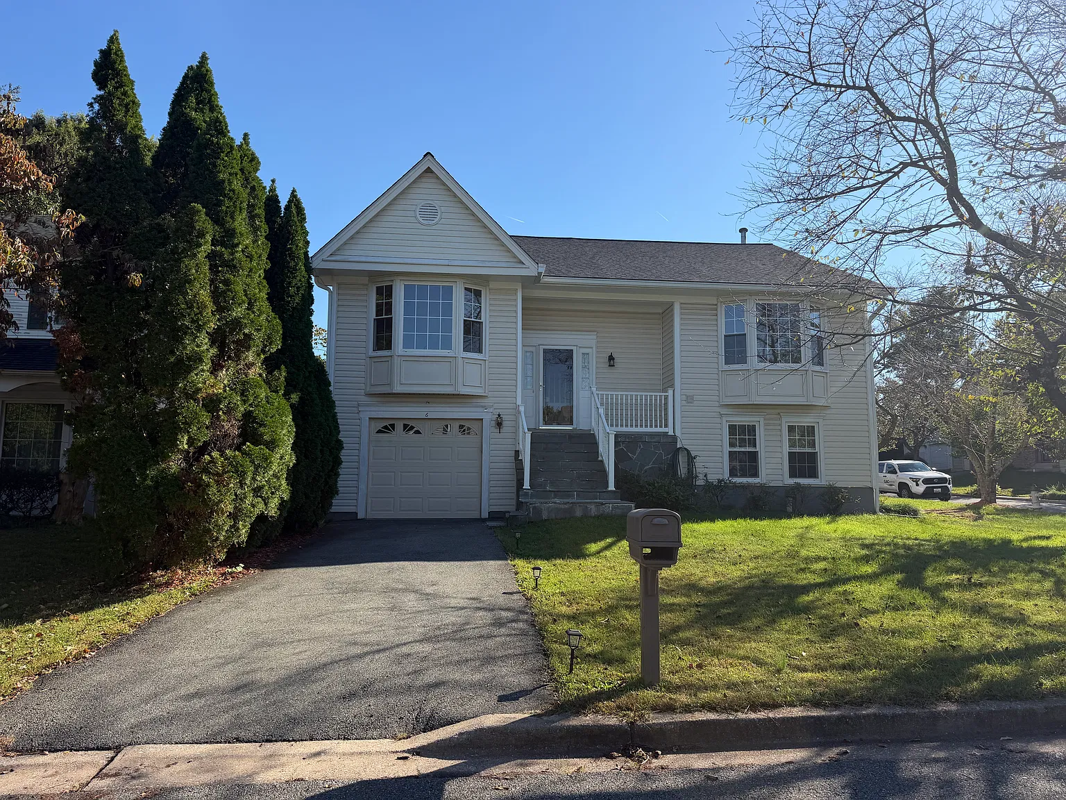5 bed, 2173 sqft, $3,650 — Photo 1