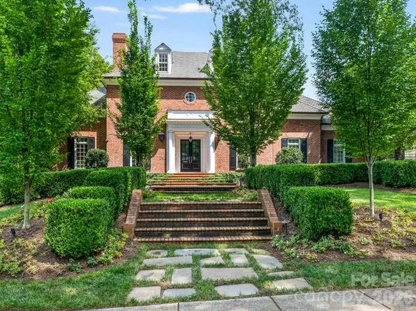 1811 Queens Rd W, Charlotte, NC 28207