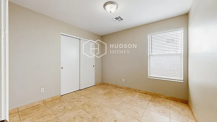 3259 E Kerry Ln — Photo 18
